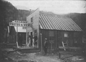 False-front building (1898)